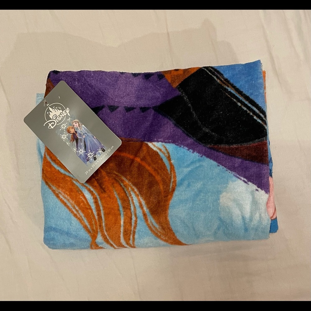 Disney frozen bath towel